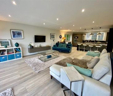 4 bedroom detached house to rent - Photo 2