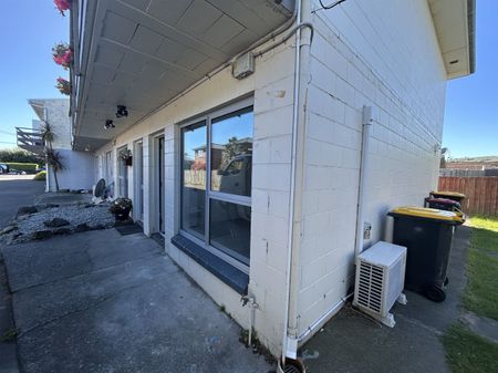 Home on Huxley - Photo 4