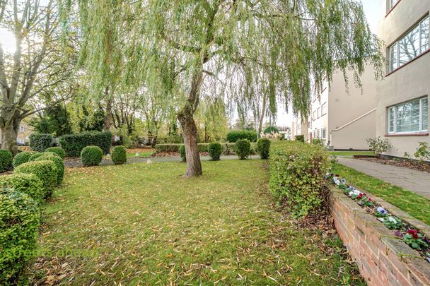 Brighton Road, Purley, CR8 - Photo 1