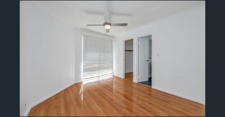 Spacious 4x2 Family Home with Coastal Charm - Photo 4