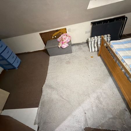 Room in a Shared Flat, Save King, IG3 - Photo 3