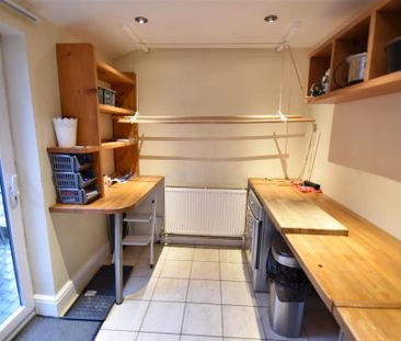 2 bedroom terraced house to rent - Photo 3
