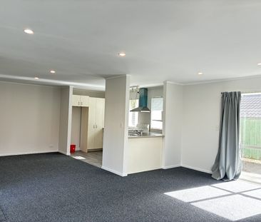 Low maintenance townhouse - Photo 2