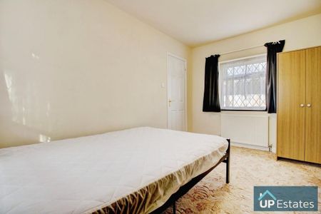 2 bedroom semi-detached house to rent - Photo 3