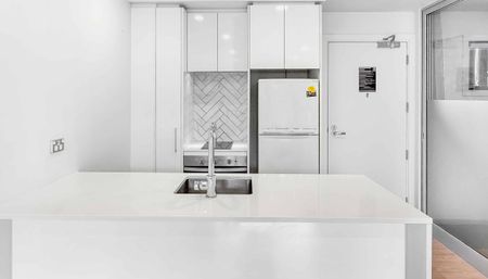 Modern city apartment! - Photo 3