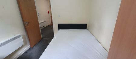 Flat 4, 2 West Luton Place, Adamsdown, Cardiff, CF24 0EW - Photo 3