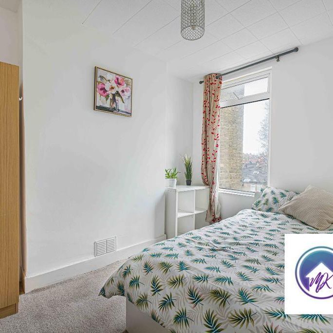 1 Bedroom Room in Flat Share To Rent - Photo 1