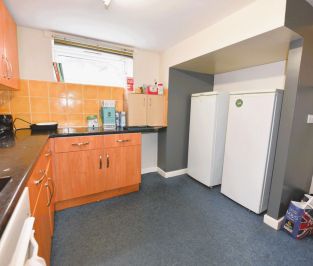 10 bedroom House in Beamsley Mnt/Ter, Leeds - Photo 4