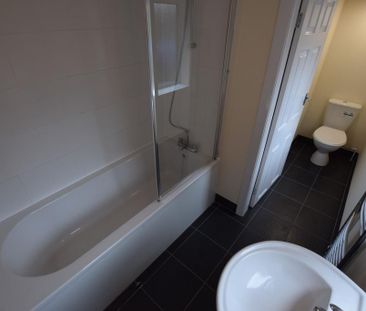 3 bedroom terraced house to rent - Photo 6