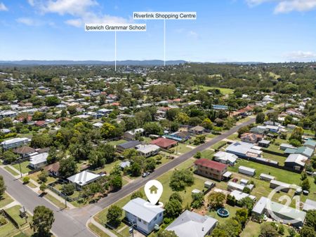 Charming Home on Large Block - Photo 5