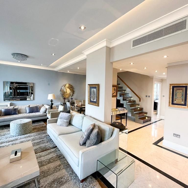 3 Bed Penthouse, The Quadrangle, SW10 - Photo 1