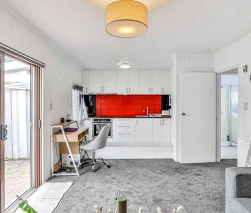 QUIET AND PRIVATE - GLENFIELD - Photo 2