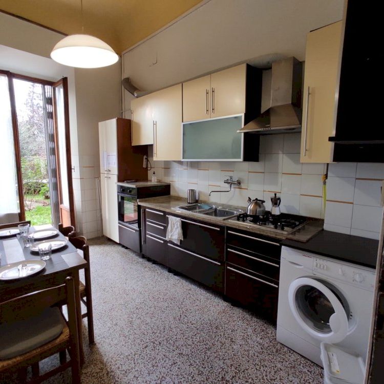 Private room in Via del Bronzino - Photo 1