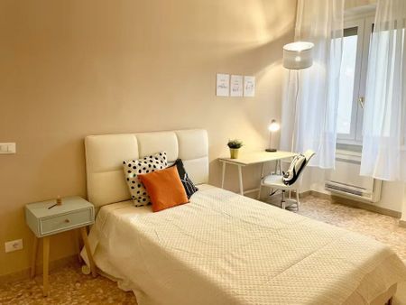 Lungarno Amerigo Vespucci, Florence, Tuscany 50123 - Photo 5