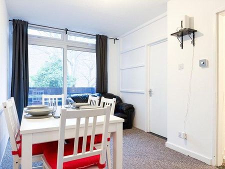 1 bedroom flat to rent - Photo 3