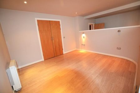 Studio to rent - Photo 2