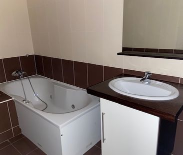 Location Appartement 3 pièces 76m² - Photo 4