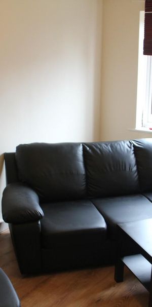 3 bedroom apartment to rent - Photo 1