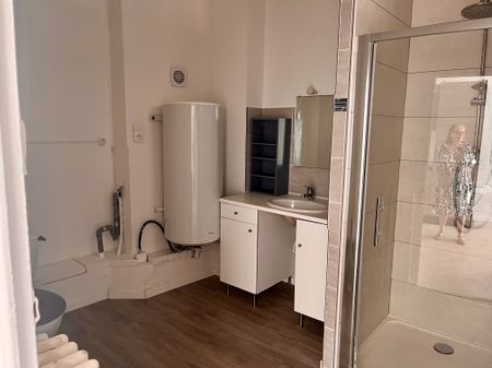 Location Appartement 2 pièces 42m² ANGOULEME 16000 - Photo 2