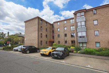 2 bedroom flat to rent - Photo 2