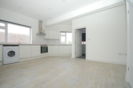 The Broadway, Market Place, Chalfont St. Peter,SL9 - Photo 4