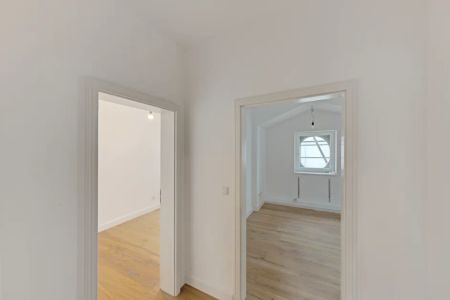 Wohnen im Denkmal! Sanierte 3. Zimmer Dachgeschosswohnung auf dem Westwall! - Foto 2