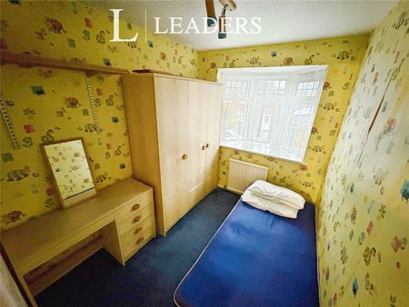 3 bedroom house to rent Lynmouth Drive, Wigston, Leicestershire, LE18 - Photo 5