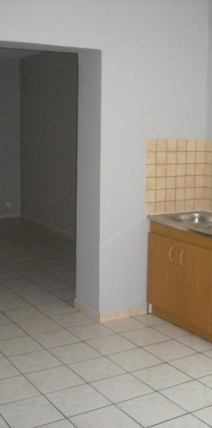 HENIN-BEAUMONT, centre: maison de type 3 à 640 euros - Photo 1