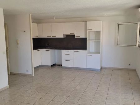 Location Appartement 3 pièces 69 m2 à Agde - Photo 2