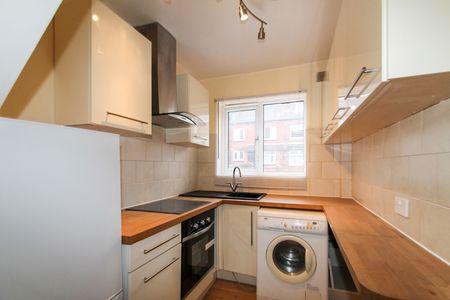 3 bedroom terraced house to rent - Photo 5