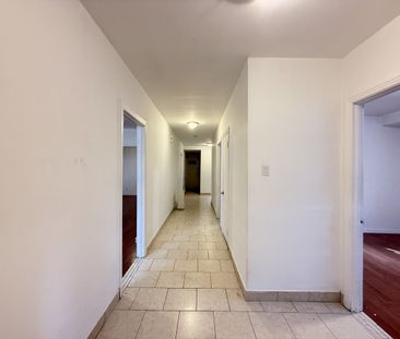 6049 39e Avenue, #A - Photo 5