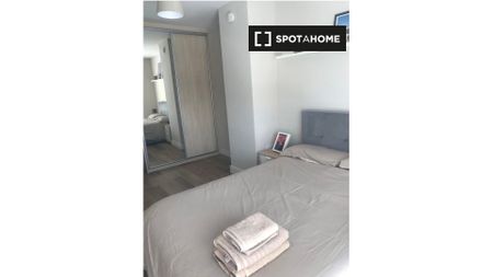 Room for rent in 3-bedroom house in Donabate.Single Only - Photo 4