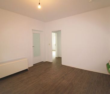 Zentraler geht es kaum! Großzügige Wohnung - Photo 1