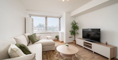 A thoughtfully refurbished one bedroom apartment with 24 hour porterage in the heart of the Hyde Park Estate. - Photo 3