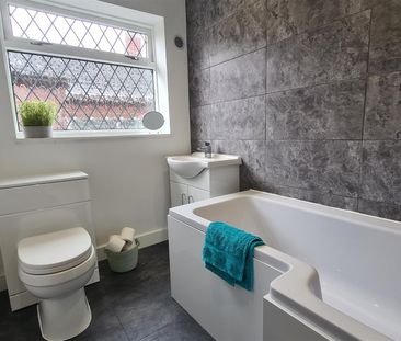 2 bed detached bungalow to rent in Windgate Hill, Doncaster, DN12 - Photo 3