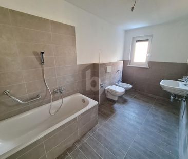 MODERN AND ELEGANT - Photo 1