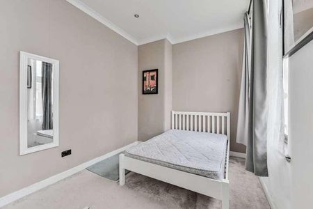 Hood Lodge, Aldersbrook, E11 - Photo 2