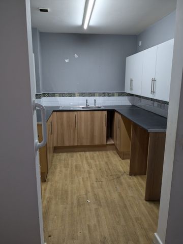 *Apply online* 2 Bed Flat, Harlequin Court, Neath. Including adaptations: automatic door and walk in shower - Photo 5