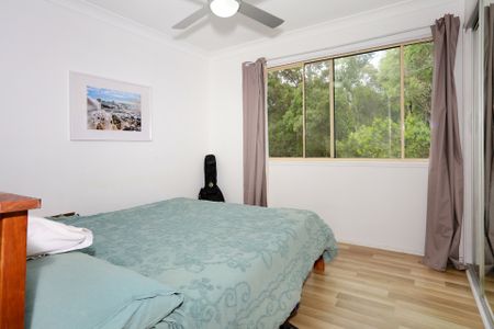 RENOVATED DUPLEX WITHIN BOUTIQUE GATED ESTATE - Photo 4