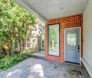 9 Redland Crescent E #(Main Floor Nanny Suite) - Photo 4