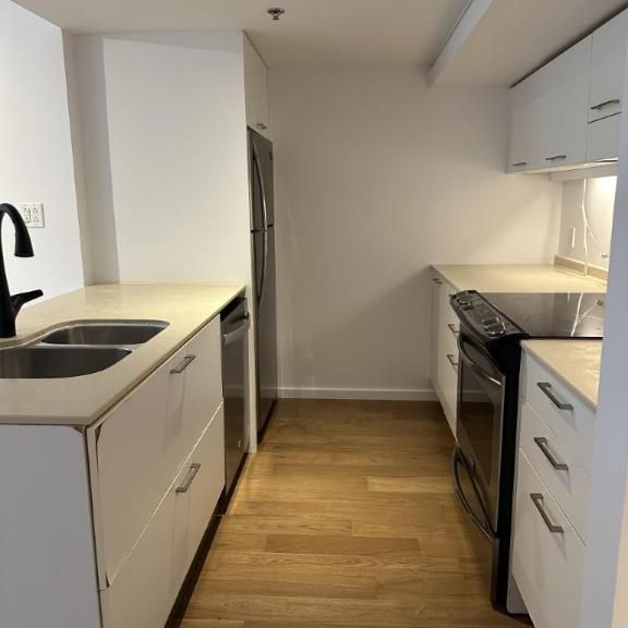 3 1/2 - Montréal (Ville-Marie (Centre-ville)) - 1 750 $/mois - Photo 1