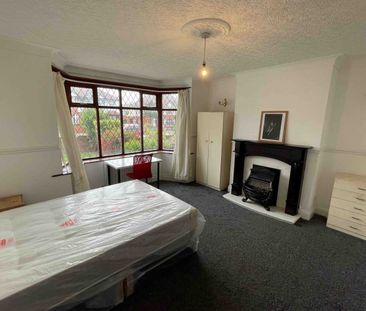 St Annes Road 5 Bedroom House - Photo 4