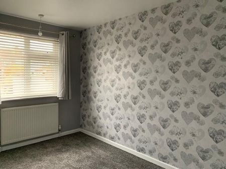 3 bedroom semi-detached house to rent - Photo 3