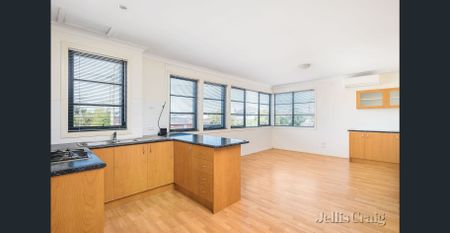 Gem in McKinnon High School Zone - Photo 4