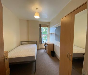 6 bedroom terraced house to rent - Photo 2