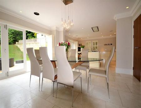 5 Bedroom Detached Available Arranging tenancy - Photo 5