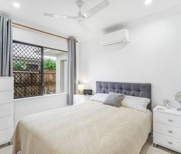 SPACE, STYLE AND PRIVACY - GORGEOUS FAMILY HOME! - Photo 6