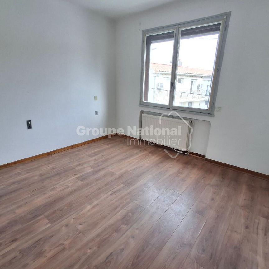 AVIGNON , Maison type 6 de 152 m² avec jardin, - Photo 1