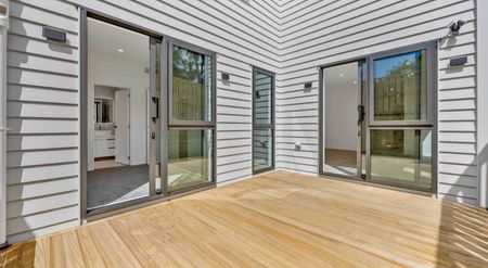 Brand new 5 Bedroom House at Prime Howick Location - Photo 5