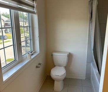 For Lease - 19 Tooker Drive, Brantford, Ontario - Photo 2